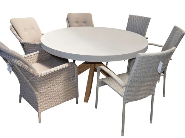 domus_haves_t_med_pisca_stabelstole_og_colby_kurvestole.jpg domus_haves_t_med_pisca_stabelstole_og_colby_kurvestole.jpg