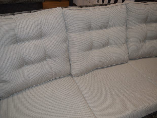 elisabeth_3-pers._sofa_-_brun_v4.jpg elisabeth_3-pers._sofa_-_brun_v4.jpg