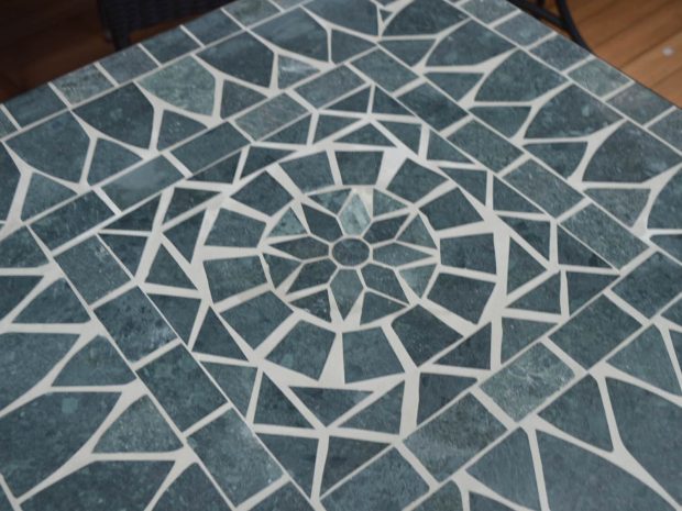 mosaik_caf_bord_70x70_-_gr_n_v4.jpg mosaik_caf_bord_70x70_-_gr_n_v4.jpg